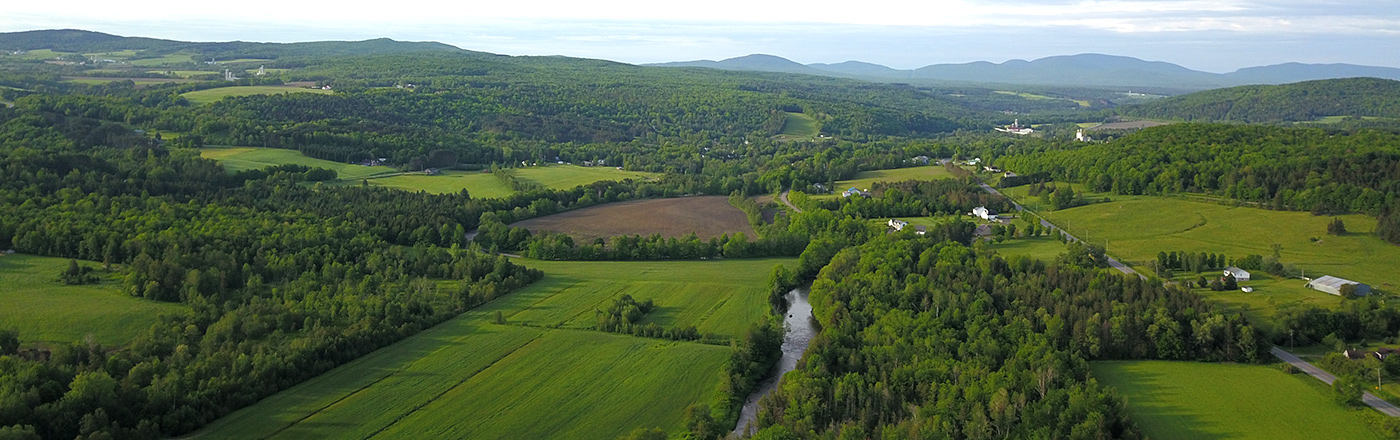 Vue aérienne des campagnes de Dixville au Québec
